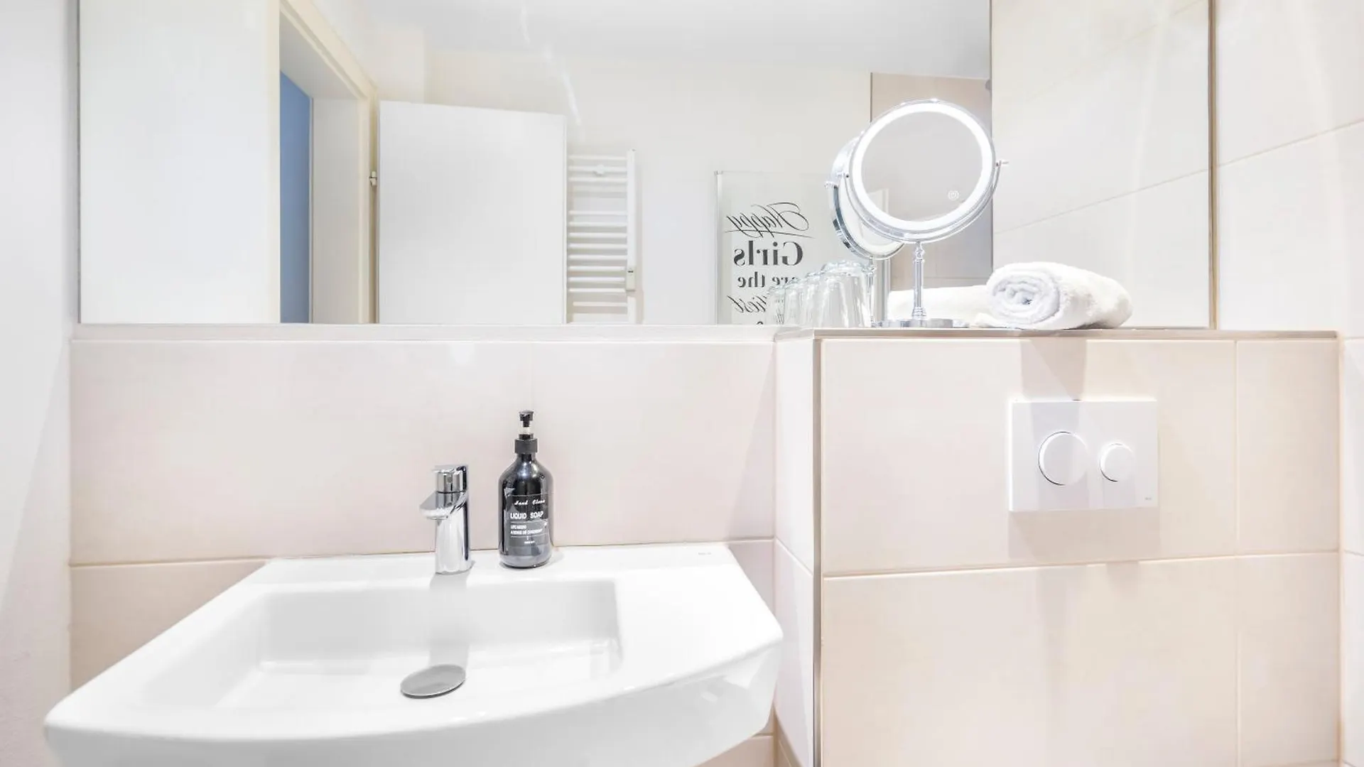 Urban Retreat Apartment - Whirpool - Top Lage 科隆 0*,  德国
